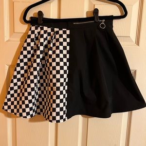 Romwe contrast plaid flare skirt medium